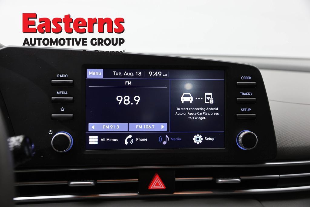 Used 2023 Hyundai Elantra SE w/ Cargo Package FWD image 21