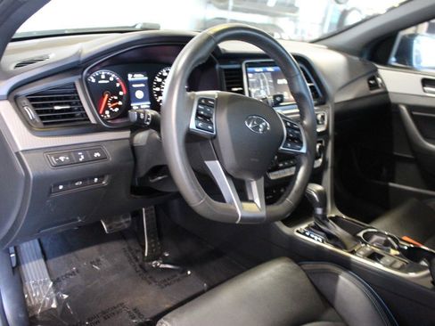 Used 2019 Hyundai Sonata Limited image 17