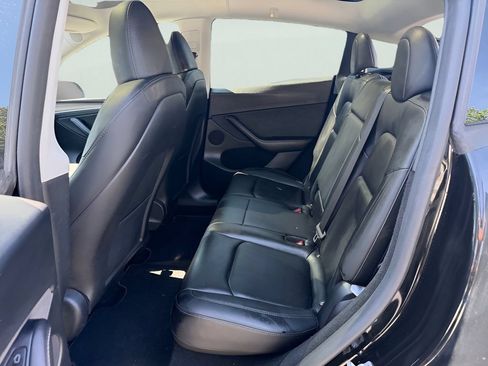 Used 2023 Tesla Model Y Performance AWD/4WD image 23