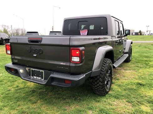 Used 2025 Jeep Gladiator Sport AWD/4WD image 13
