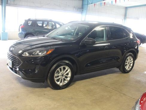 Used 2022 Ford Escape SE w/ Convenience Package image 3