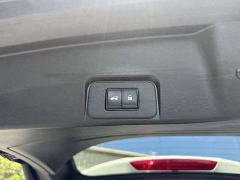 Used 2023 Nissan Rogue SV w/ SV Premium B Package FWD image 13