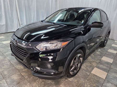 Used 2018 Honda HR-V EX image 2