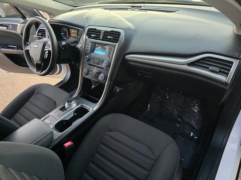 Used 2018 Ford Fusion SE image 20