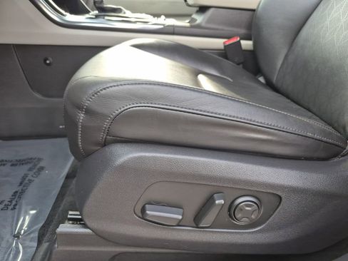 Certified 2023 Kia Carnival SX image 13