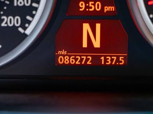 Used 2006 BMW M5 RWD image 12