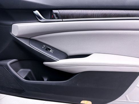 Used 2019 Honda Accord Touring image 33