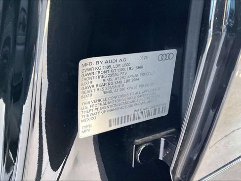 Used 2025 Audi Q5 Premium w/ Convenience Package AWD/4WD image 34
