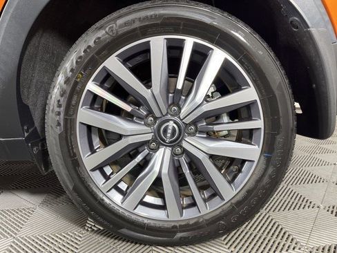 Used 2023 Nissan Kicks SV image 10