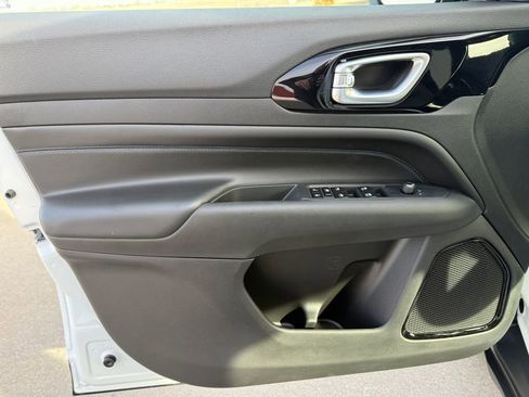 New 2026 Jeep Compass Limited image 13