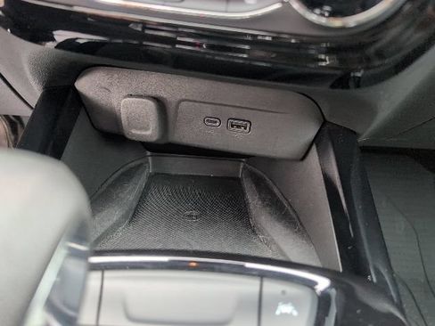 Used 2024 Chevrolet Trax RS w/ Sunroof Package FWD image 29