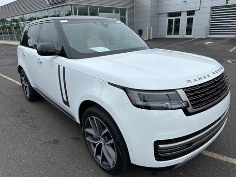 Used 2025 Land Rover Range Rover SE AWD/4WD image 23