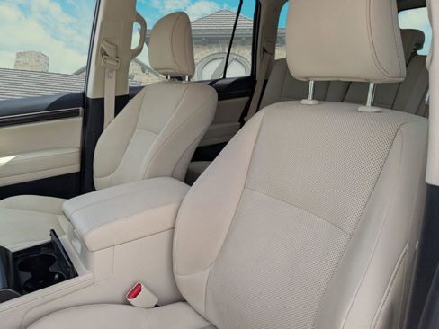 Used 2023 Lexus GX 460 Premium w/ Premium Plus Package image 7