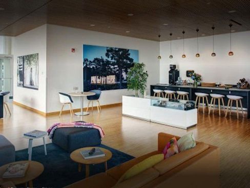 Certified 2025 Volvo XC40 B5 Core image 36