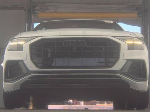 Used 2021 Audi Q8 Premium Plus AWD/4WD image 22