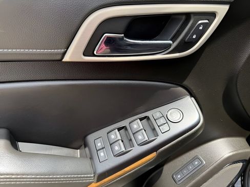 Used 2019 GMC Yukon Denali w/ Open Road Package AWD/4WD image 9