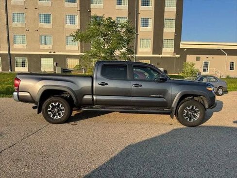 Used 2017 Toyota Tacoma TRD Off-Road w/ Tow Package AWD/4WD image 43