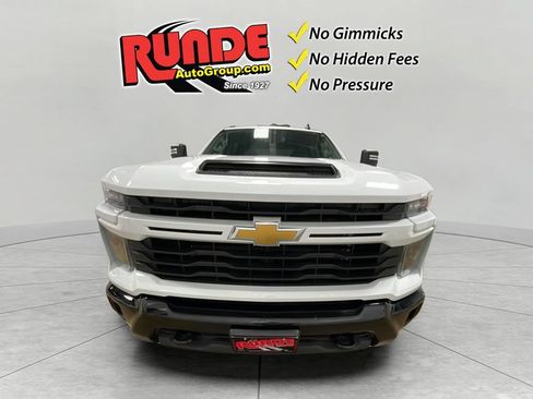 Used 2024 Chevrolet Silverado 2500 Custom w/ Custom Value Package AWD/4WD image 9