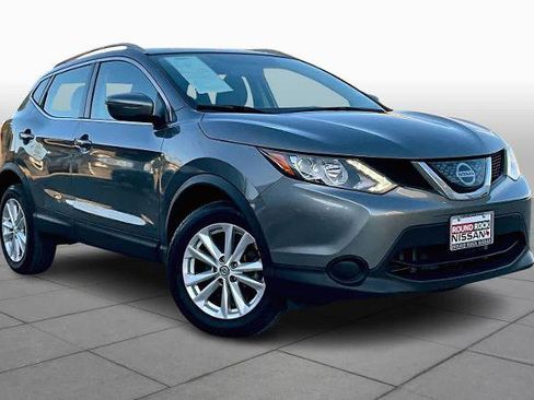Certified 2018 Nissan Rogue Sport SV image 2