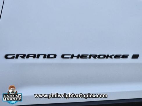 Used 2025 Jeep Grand Cherokee Altitude RWD image 16