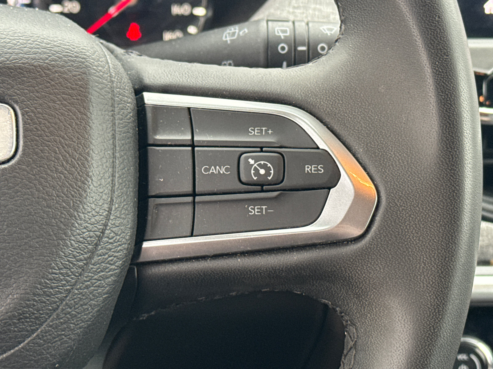 Used 2024 Jeep Compass Latitude AWD/4WD image 25