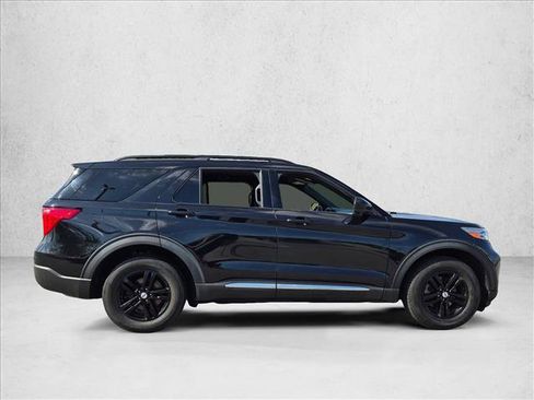Used 2020 Ford Explorer XLT AWD/4WD image 4