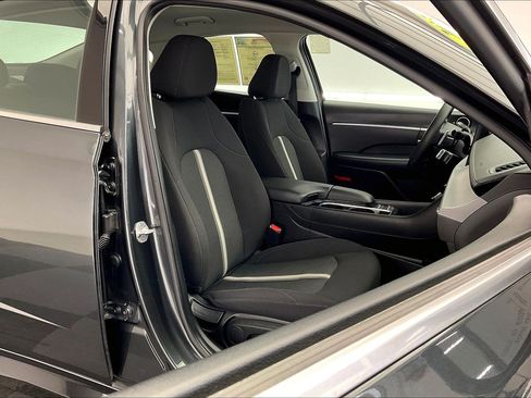 Used 2025 Hyundai Sonata SEL FWD image 6