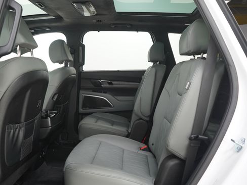 Used 2024 Kia Telluride SX Prestige X-Line AWD/4WD image 17