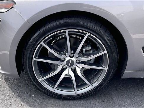 Used 2023 Genesis G70 2.0T image 9