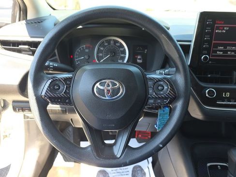 Used 2021 Toyota Corolla LE FWD image 15