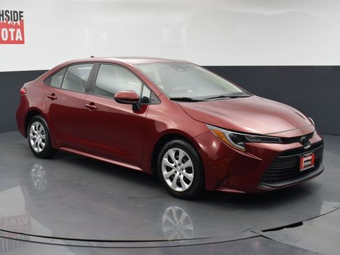 Used 2023 Toyota Corolla LE FWD image 6