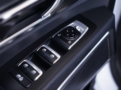 Used 2024 Kia Telluride EX w/ EX Captain's Chair Package FWD image 21