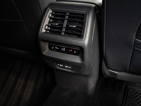 Used 2025 Volkswagen Tiguan SEL R-Line AWD/4WD image 37