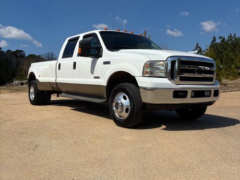 Used 2005 Ford F350 4x4 Crew Cab DRW Super Duty image 3