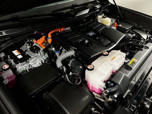 Certified 2025 Toyota Sequoia SR5 image 10