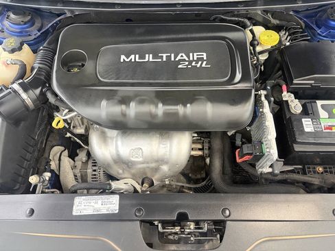 Used 2015 Chrysler 200 S FWD image 27