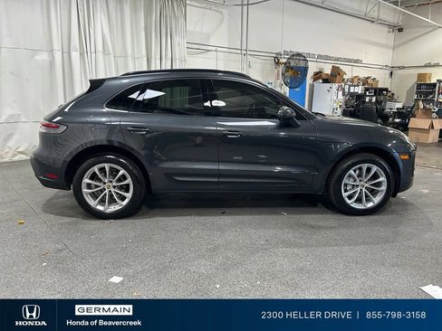 Used 2022 Porsche Macan AWD/4WD image 9