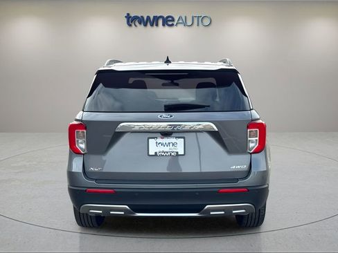 Used 2024 Ford Explorer XLT w/ Equipment Group 202A image 4
