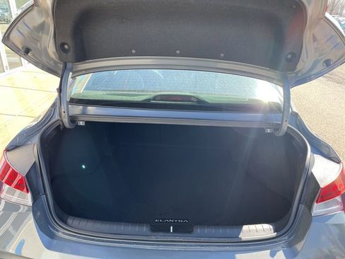 Used 2025 Hyundai Elantra Limited image 14