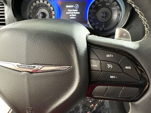 Used 2023 Chrysler 300 S w/ Comfort Group RWD image 31