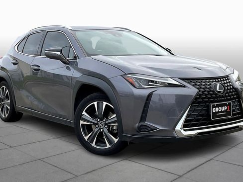 Used 2019 Lexus UX 200 image 2