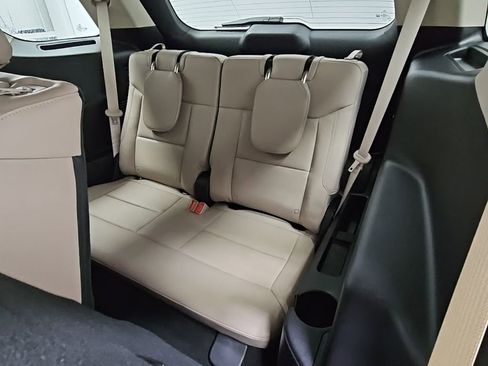 Used 2022 Ford Explorer XLT w/ Equipment Group 202A image 32