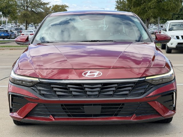 Used 2025 Hyundai Elantra SEL FWD image 7