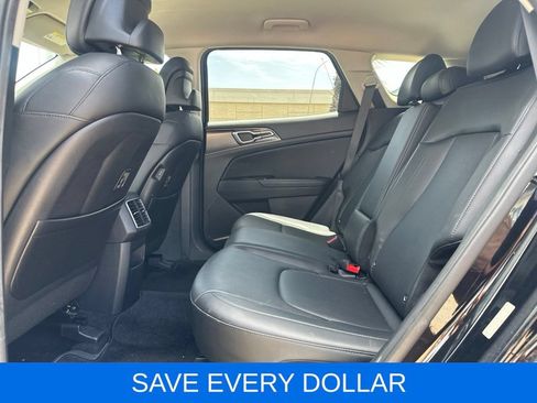 Used 2023 Kia Sportage EX AWD/4WD image 16
