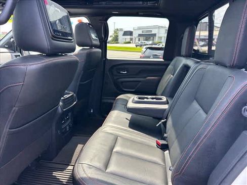 Used 2021 Nissan Titan PRO-4X w/ Pro-4x Convenience Package AWD/4WD image 16