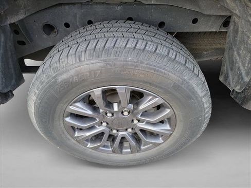 Used 2019 Ford Ranger Lariat w/ Equipment Group 501A Mid image 12