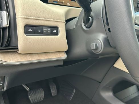 New 2025 Nissan Armada Platinum image 19