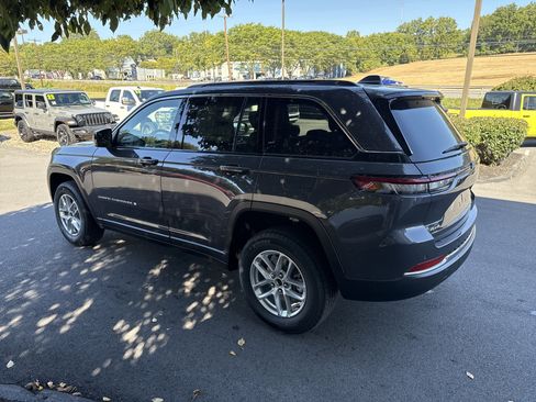 New 2025 Jeep Grand Cherokee Laredo X w/ Luxury Tech Group I image 7