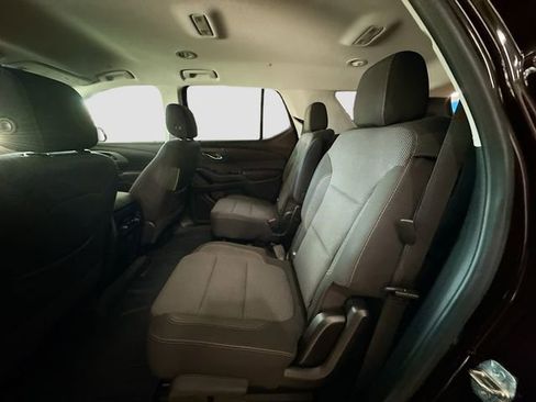 Used 2020 Chevrolet Traverse LT image 24