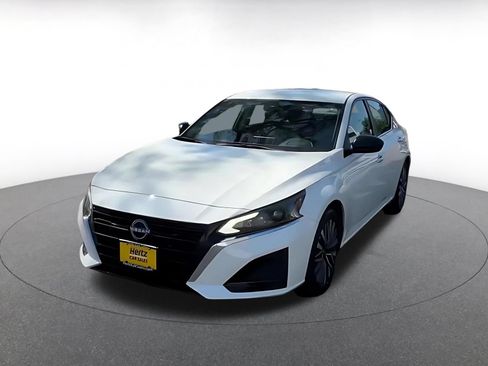 Used 2025 Nissan Altima 2.5 SV FWD image 7
